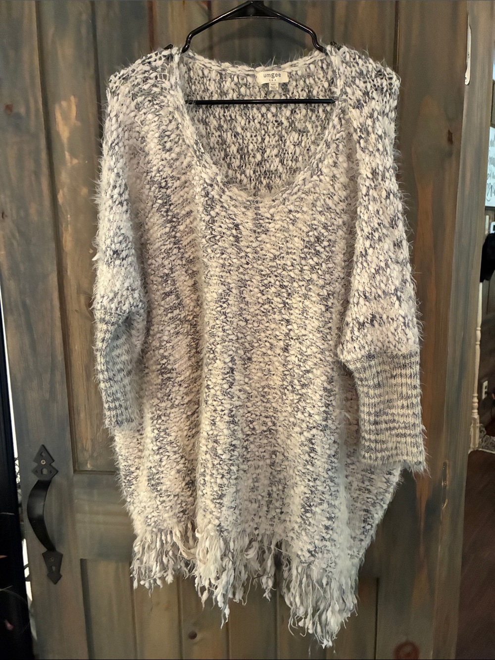 Umgee Cream & Gray Fuzzy Fringe V-Neck Pullover